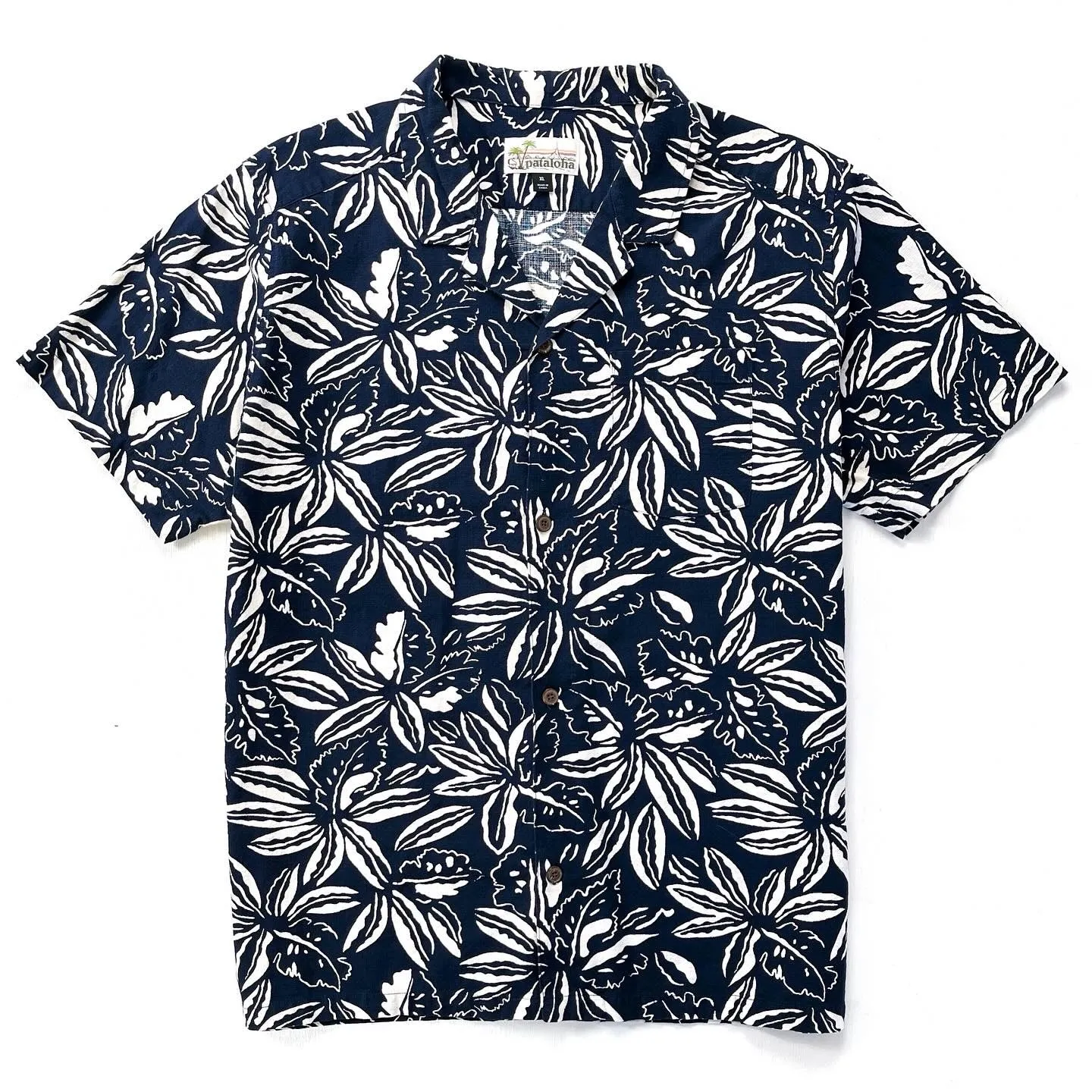 2016 Patagonia Mens Pataloha Print Shirt, Tropical: Navy (XL)