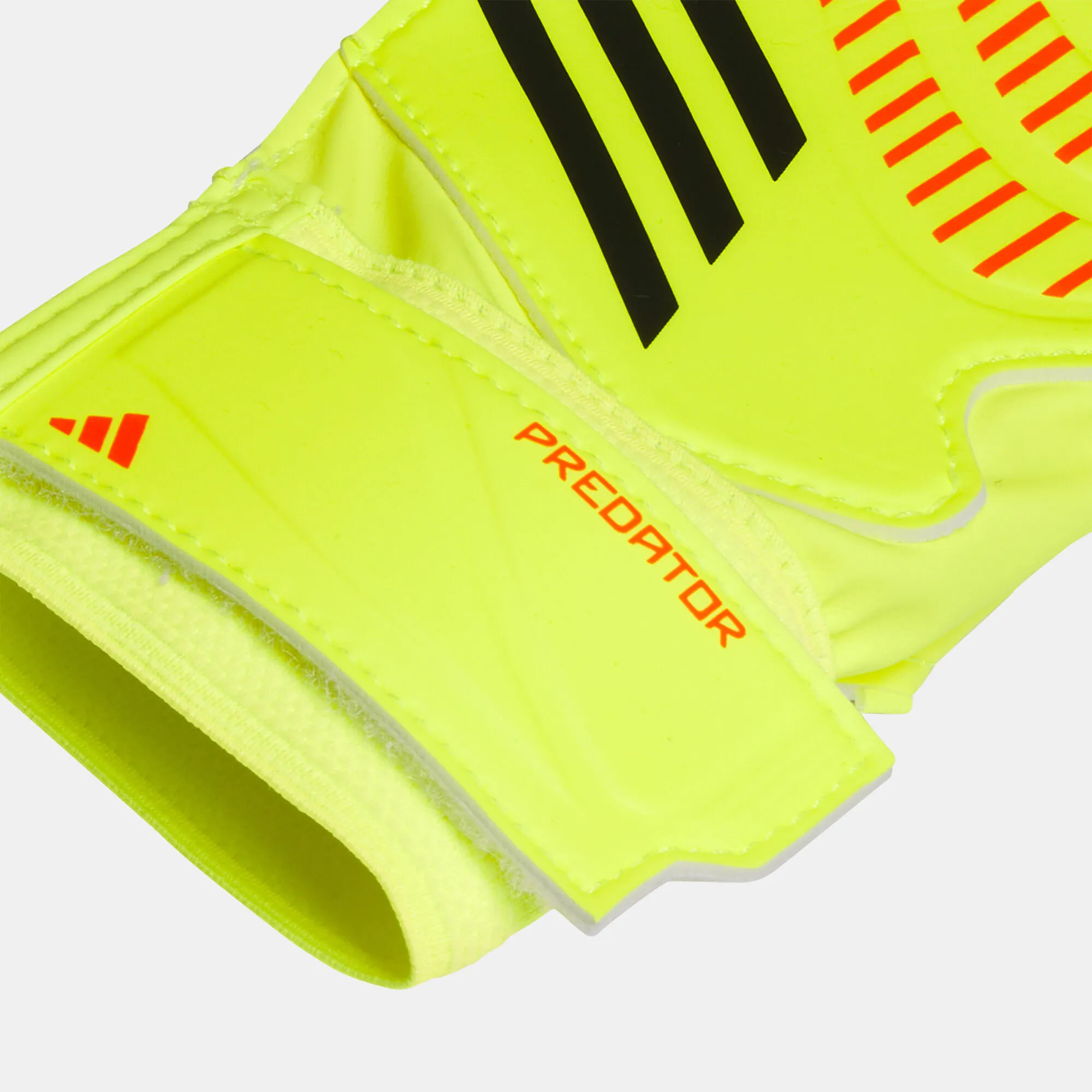 adidas Kids' Predator Training Football Goalkeeper Gloves (Younger and Older Kids)