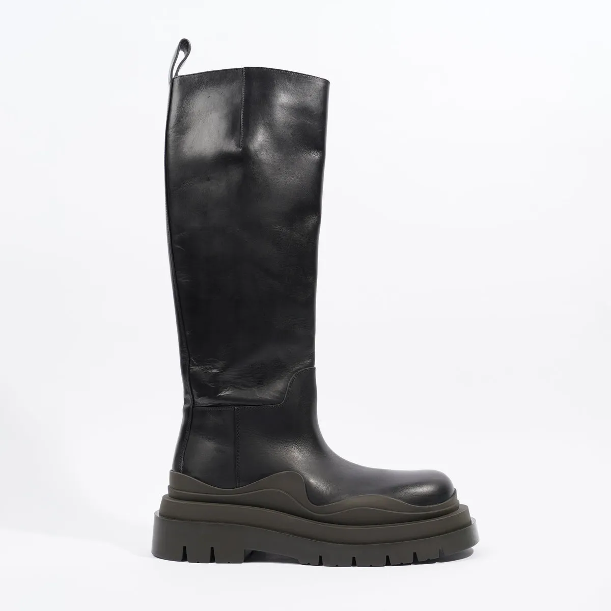 Bottega Veneta Chelsea Tire Boot Black Leather EU 39 / UK 6