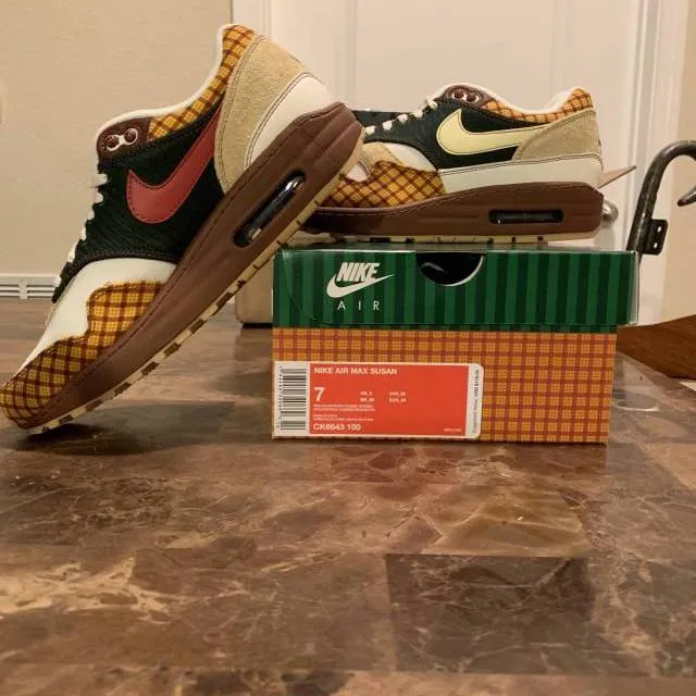 Missing link x nike air max susan