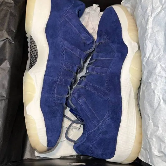 Nike air jordan 11 xi retro low re2pect derek jeter