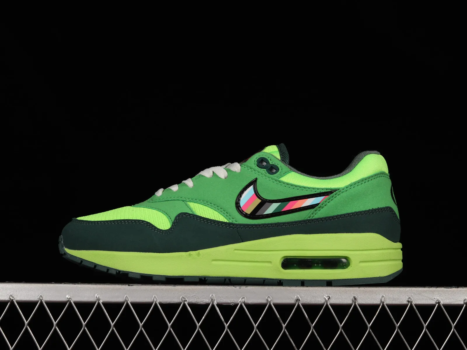 Nike Air Max 1 UO Apple Green Black White