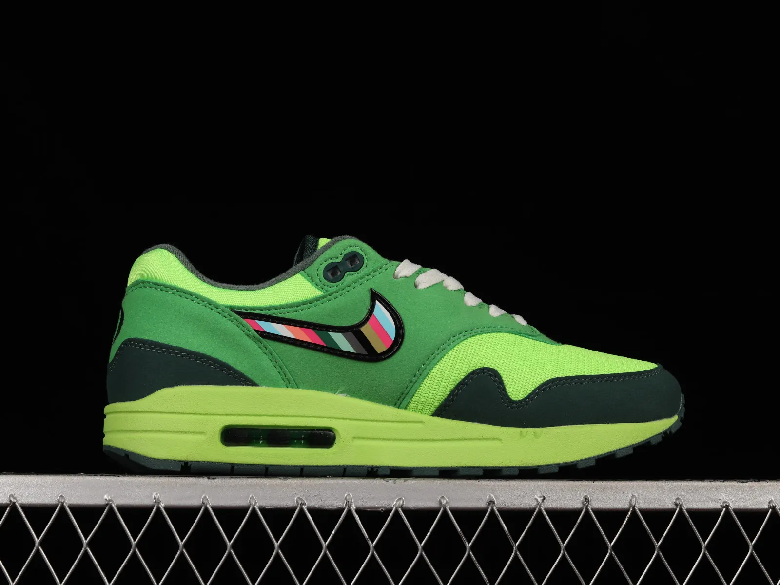 Nike Air Max 1 UO Apple Green Black White