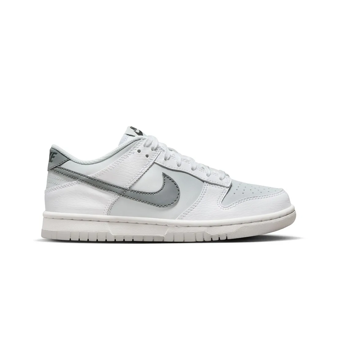 Nike Big Kids Dunk Low Gs (white / smoke grey-pure platinum)