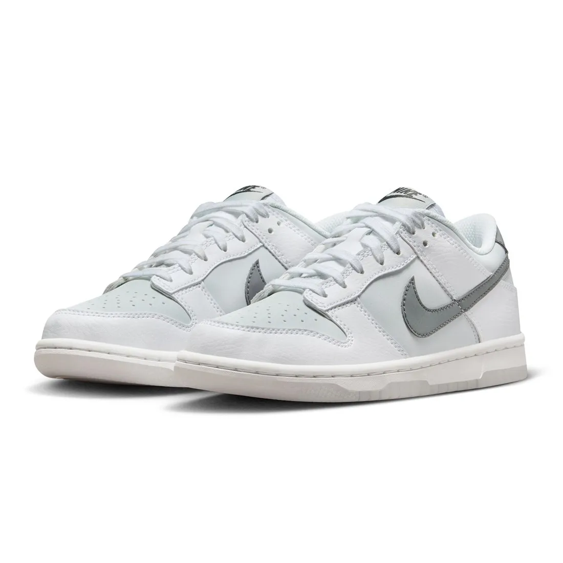 Nike Big Kids Dunk Low Gs (white / smoke grey-pure platinum)