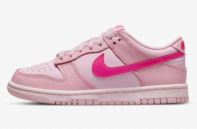 Nike dunk low gs triple pink