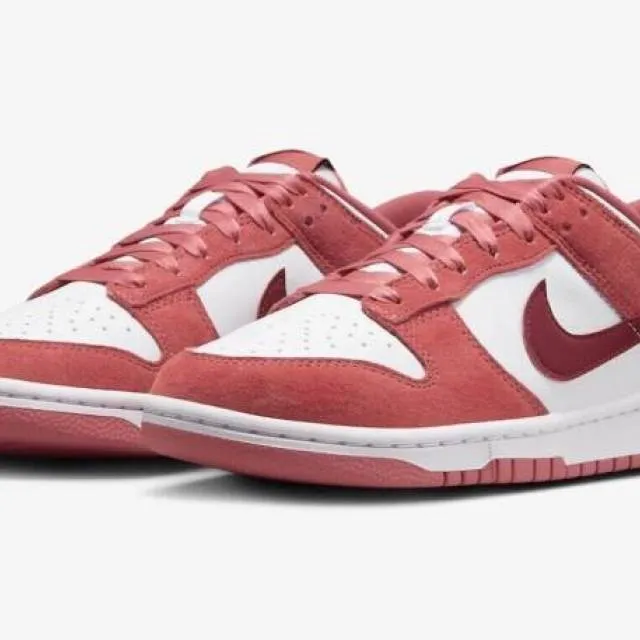 Nike dunk low valentine