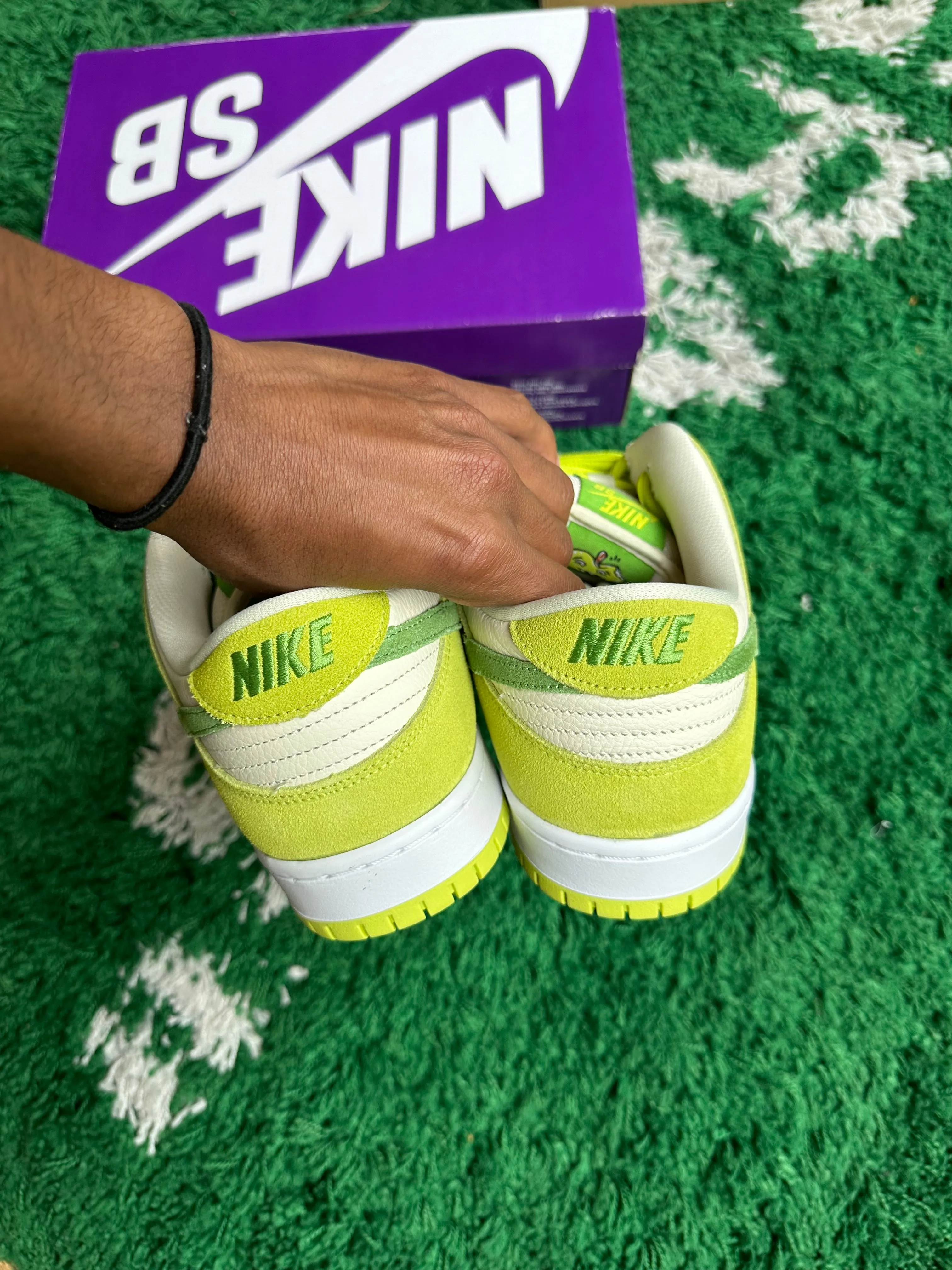 Nike SB Dunk Low “Green Apple”