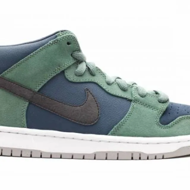 Nike SB Dunk Mid Nori