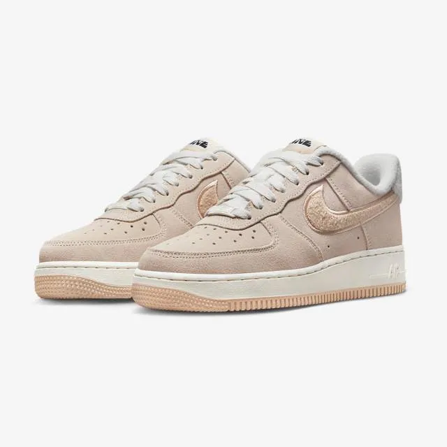 Nike women's air force 1 '07 se (sanddrift fleece/ brown/ phantom/ sanddrift/ black/ white) sizes 5-