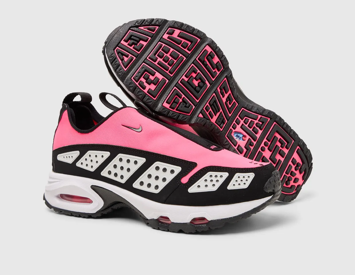 Nike Women's Air Max SNDR Hyper Pink / Black - White