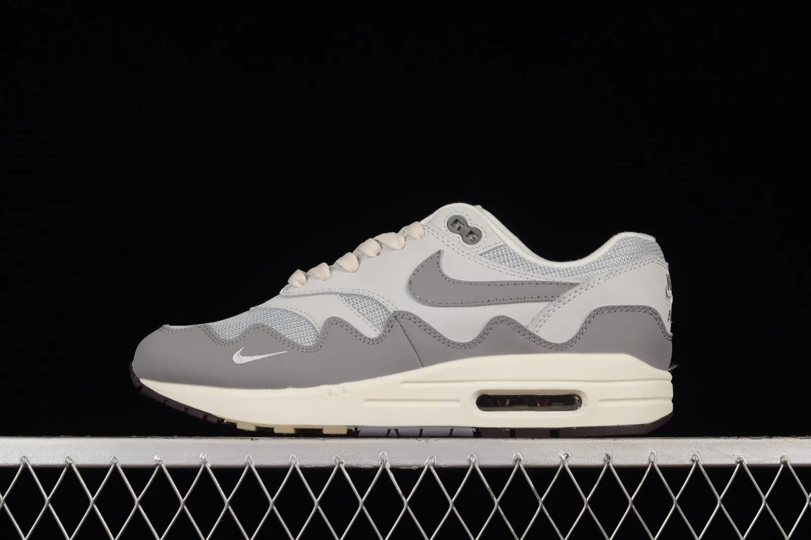 Patta x Nike Air Max 1 Dark Grey White DH1348-011