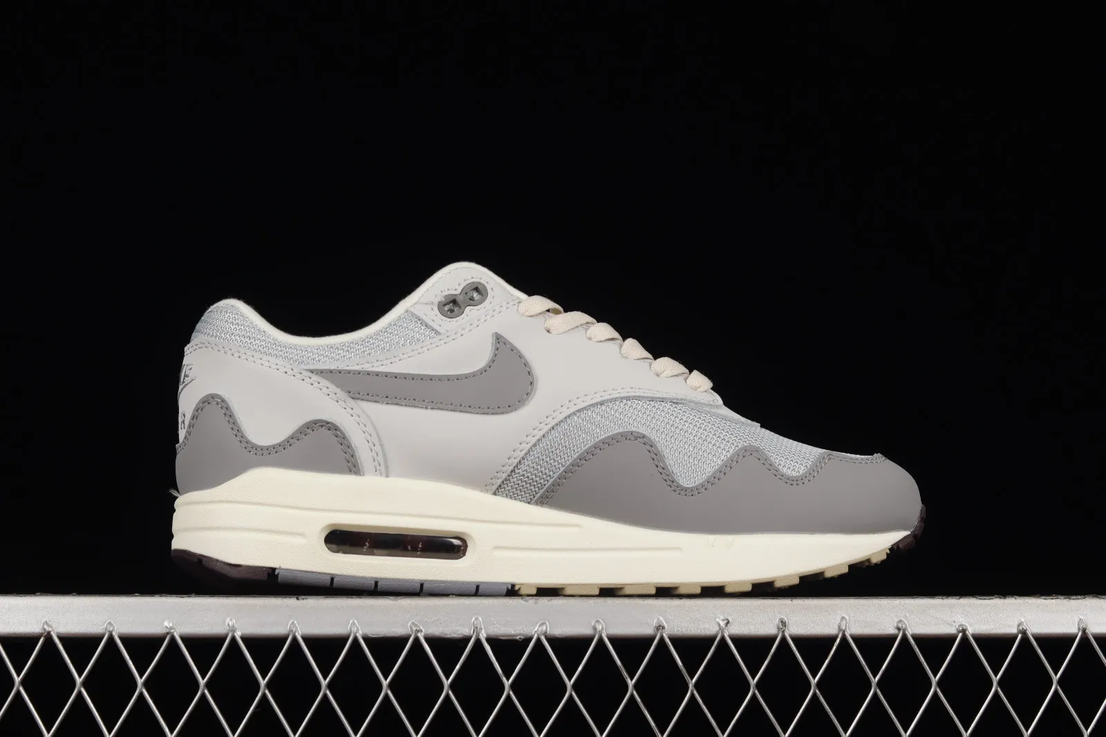 Patta x Nike Air Max 1 Dark Grey White DH1348-011