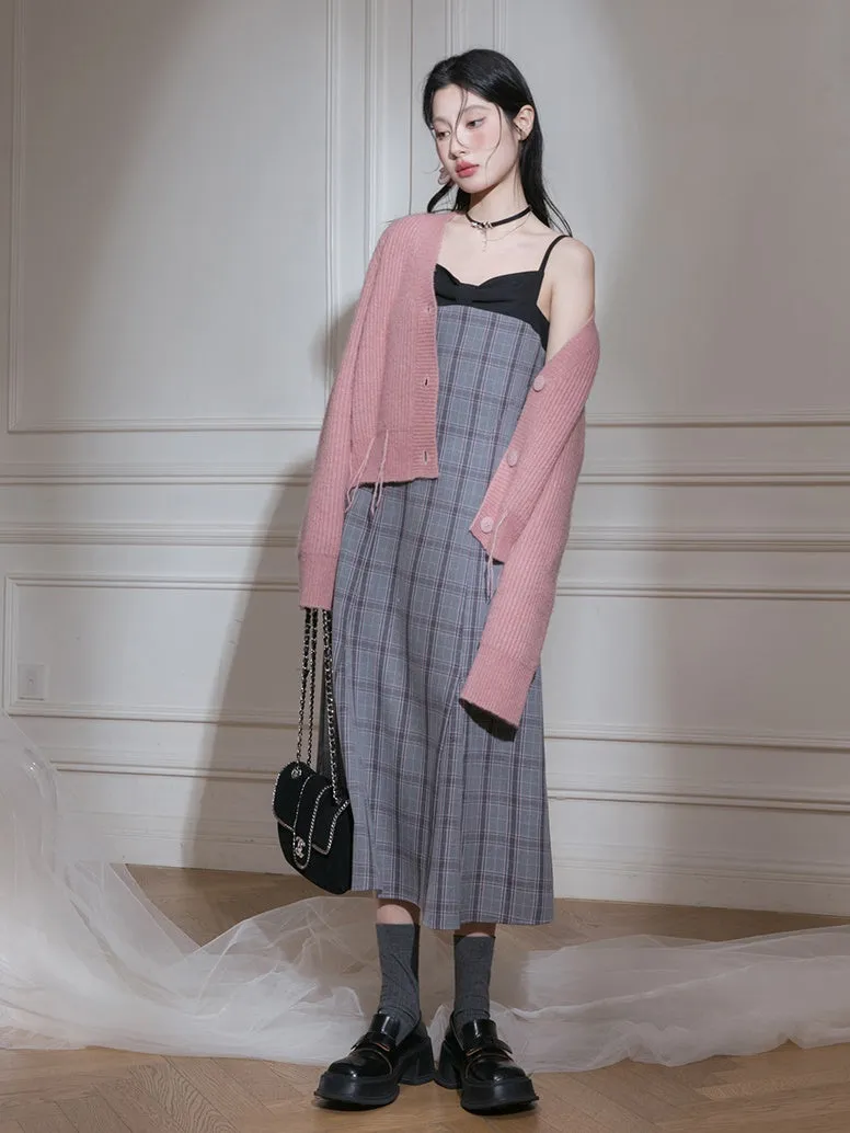 Plaid Suspender Skirt & Bow Tie Pullover Shirt Set-up