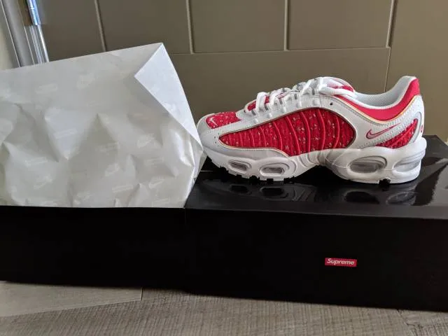 Supreme x nike air max tailwind 4 red white