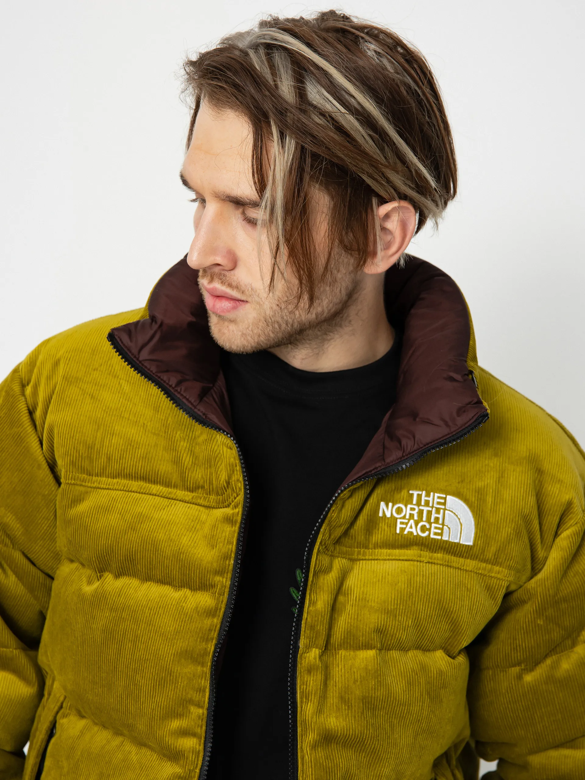 The North Face 92 Reversible Nuptse Jacket (sulphur moss/coal brown)