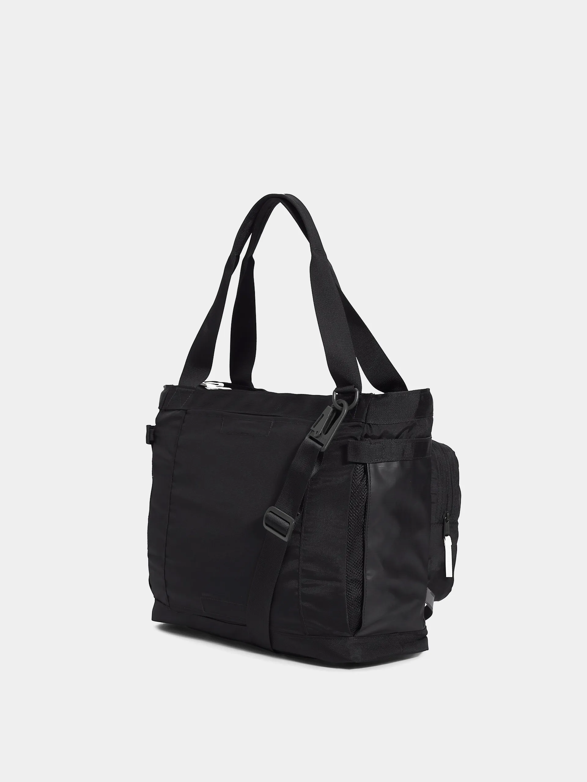 The North Face Base Camp Voyager Handbag (tnf black/tnf white)