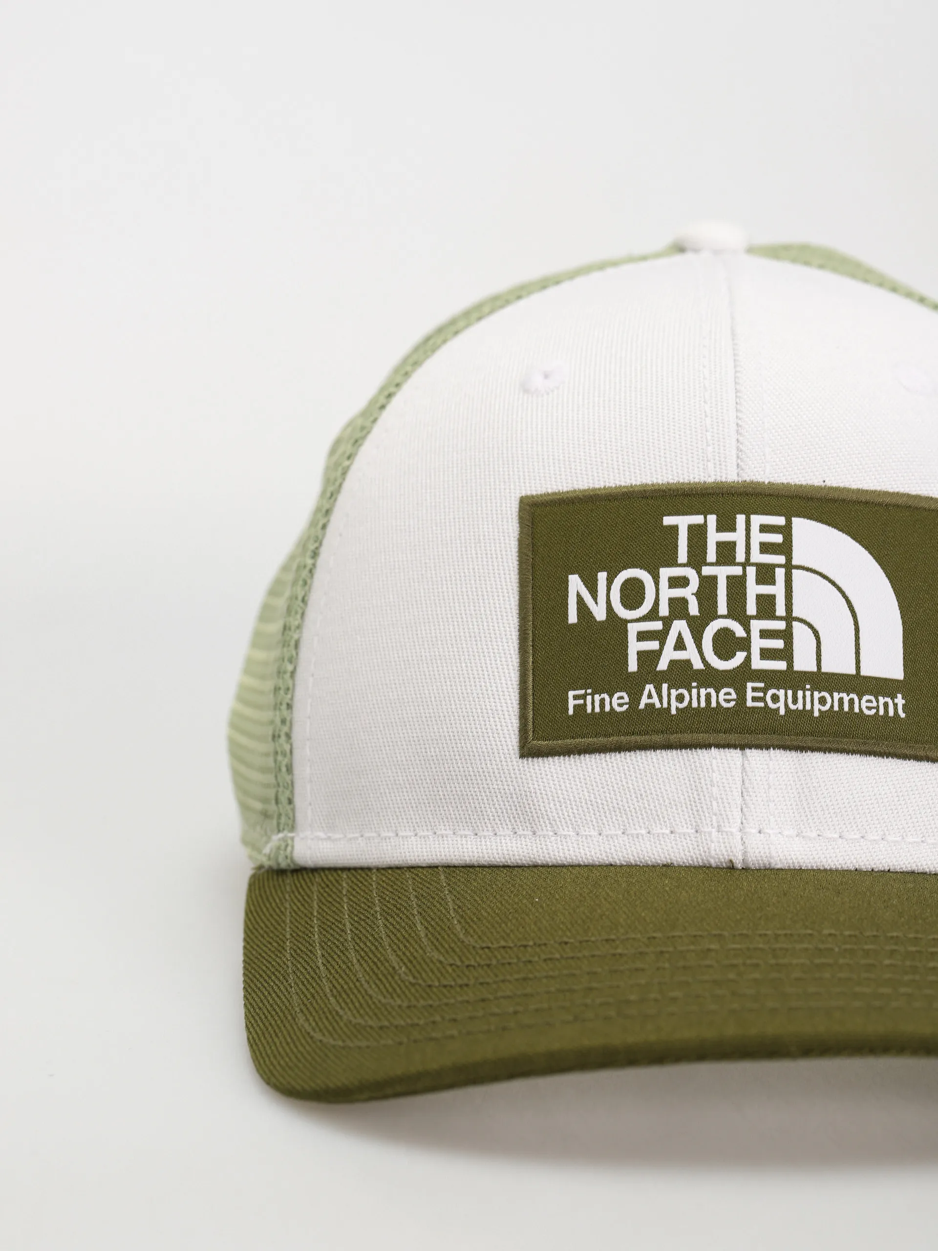 The North Face Deep Fit Mudder Trucker Cap (forest olive/misty sage)