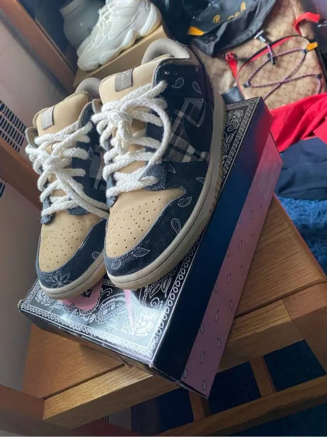 Travis Scott x Nike SB Dunk Low